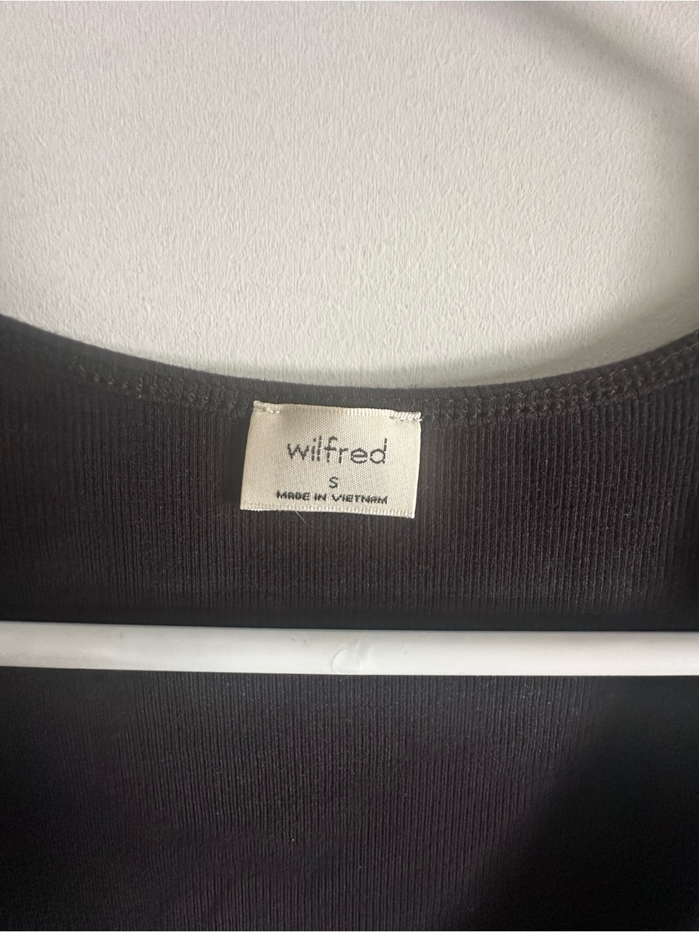 Aritzia Wilfred Black Tie-Front Short Sleeve Top - Picture 2 of 2